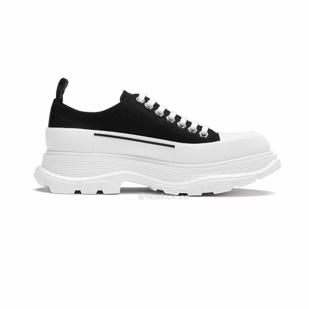 Alexander Mcqueen Tread Slick Low Lace Up Black White (3) - www.newkick.vip